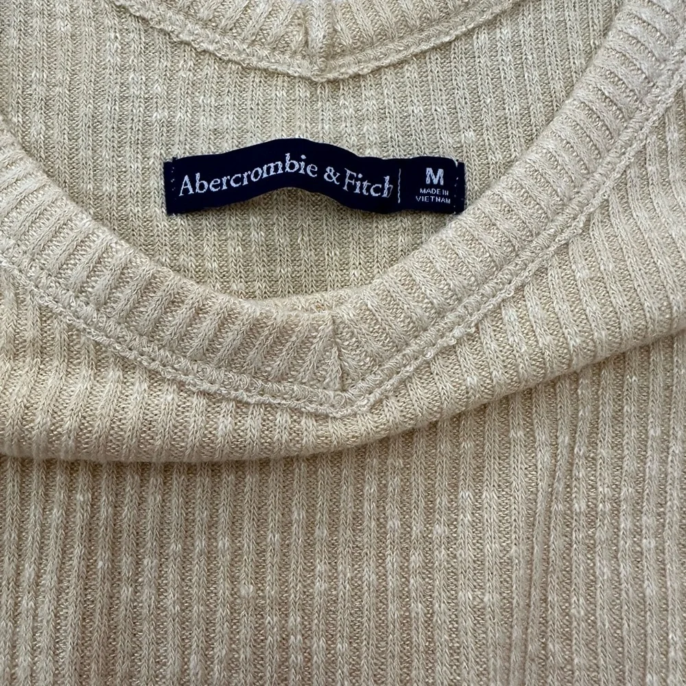 Abercrombie & Fitch Texture Ribbed Tie Front Top in Yellow Size Medium Women’s